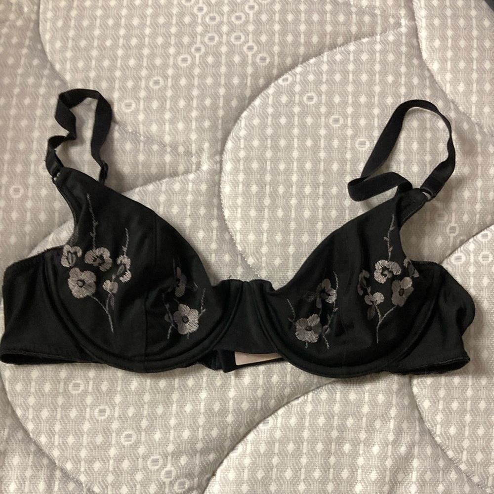 Victoria's Secret Black Floral Underwire Bra 36B